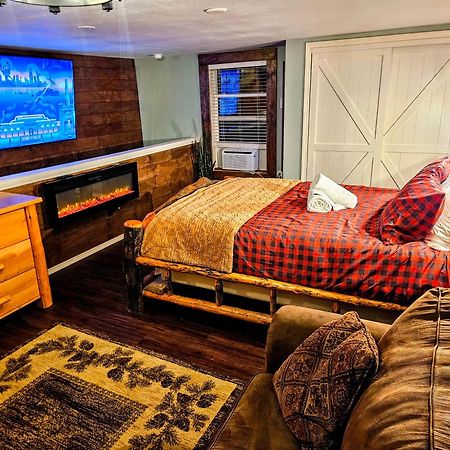 Private Cabin- Breakfast - Double Tub - 75In Tv - Sup - Washer Dryer - Bbq West Point Exteriér fotografie