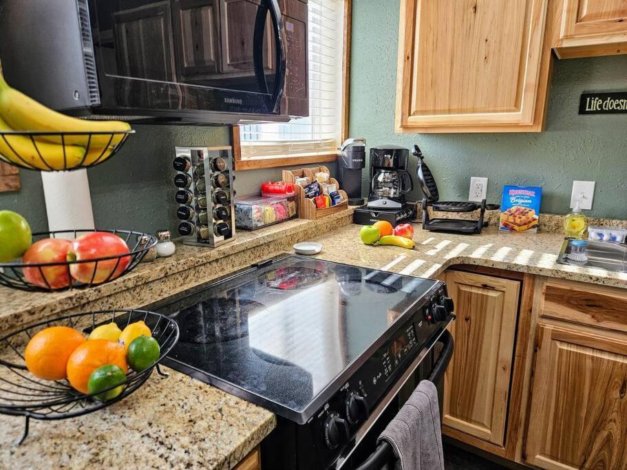 Private Cabin- Breakfast - Double Tub - 75In Tv - Sup - Washer Dryer - Bbq West Point Exteriér fotografie